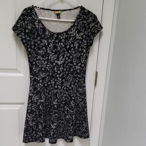 Prince & Fox Black And White Floral Dress